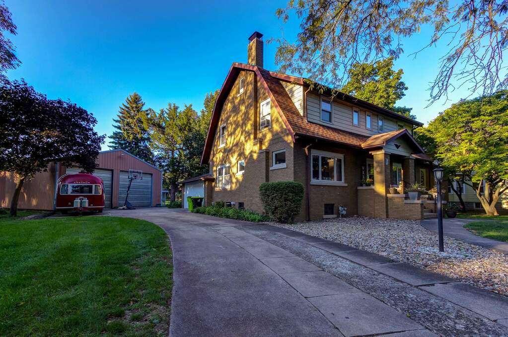 100 W Hickory Street, Fairbury, IL 61739 MLS 11619097 properties