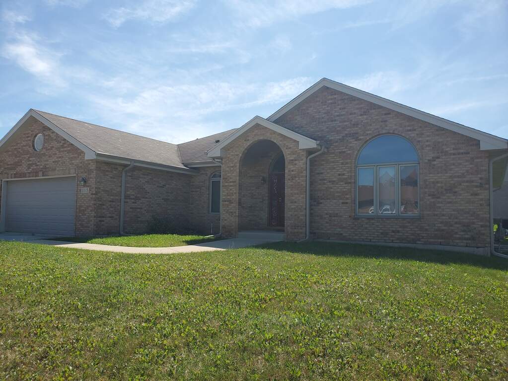 1335 W Parliament Street, Crete, IL 60417 MLS 11620857 properties