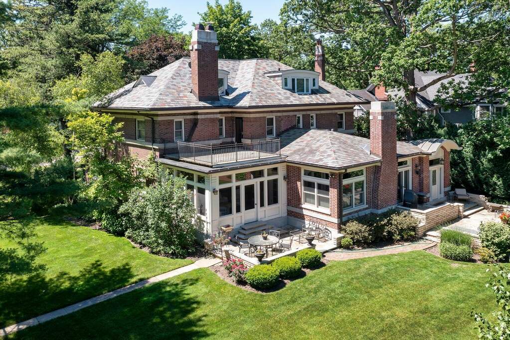 704 Lake Avenue, Wilmette, IL 60091 MLS 11626877 properties