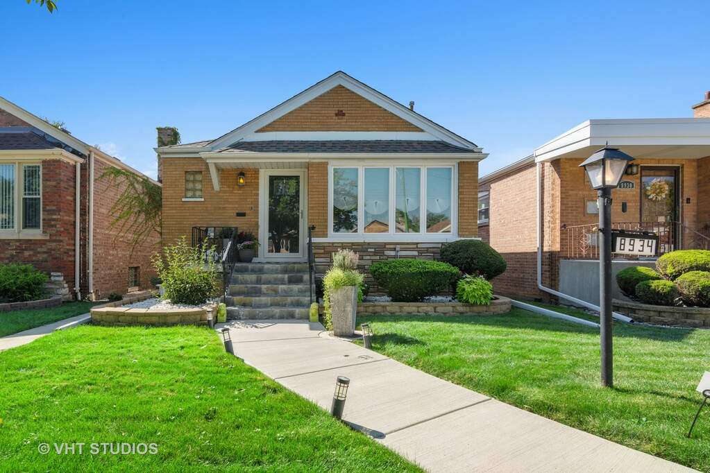 8934 S Avenue, Chicago, IL 60617 MLS 11628294 properties