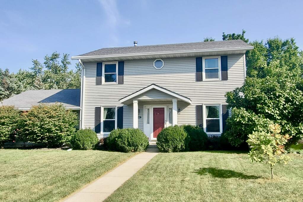 1408 Godfrey Drive, Normal, IL 61761 MLS 11630500 properties