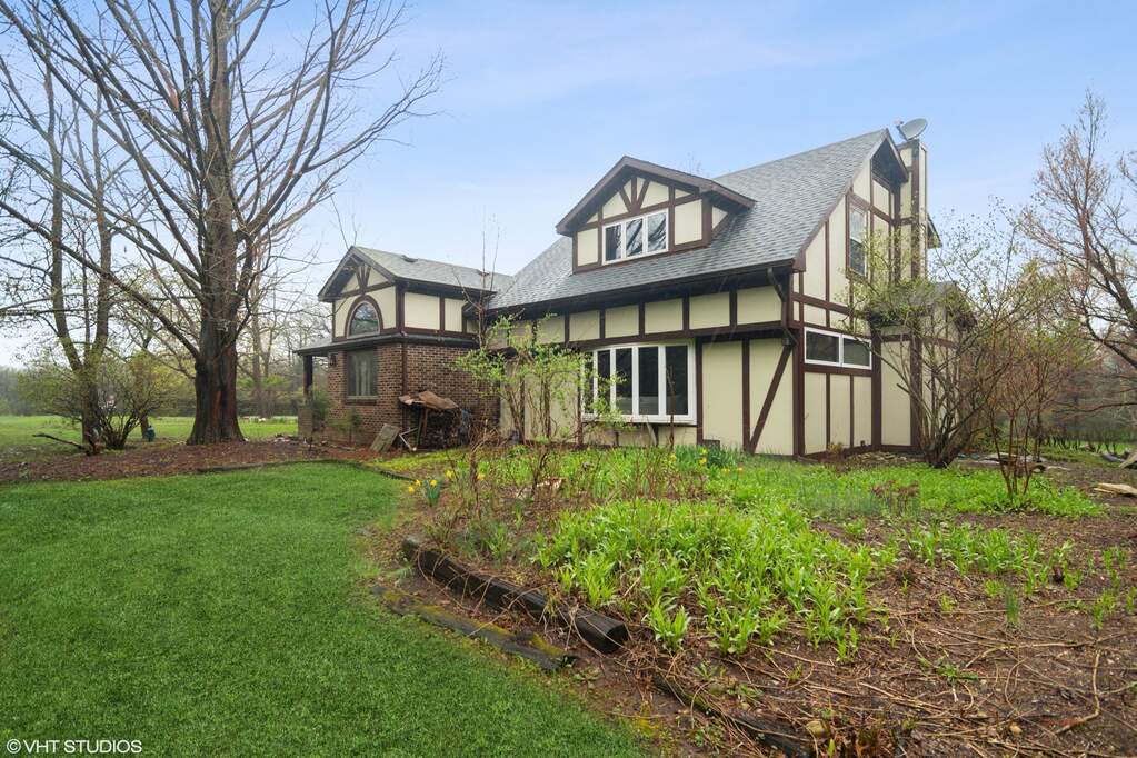 18490 W Wood Hollow Lane, Libertyville, IL 60048 MLS 11635172