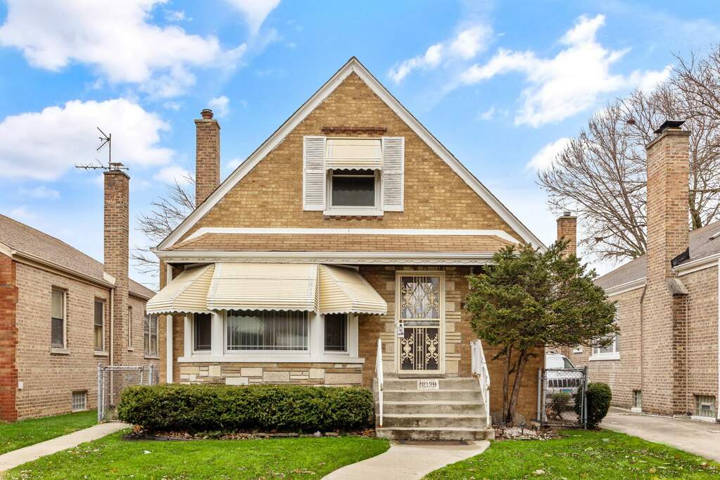 9039 S Cornell Avenue, Chicago, IL 60617 MLS 11638843 properties