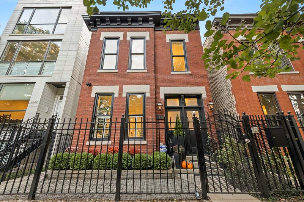1032 N Honore Street, Chicago, IL 60622 MLS 11640679 properties