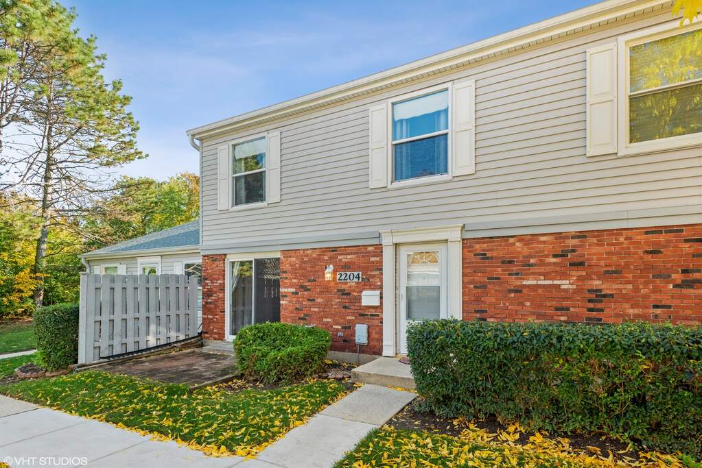 2204 Brittany Court, Schaumburg, IL 60194 MLS 11653593 properties