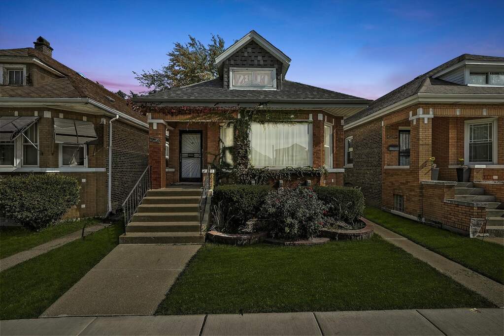 7235 S Washtenaw Avenue, Chicago, IL 60629 MLS 11654684 properties
