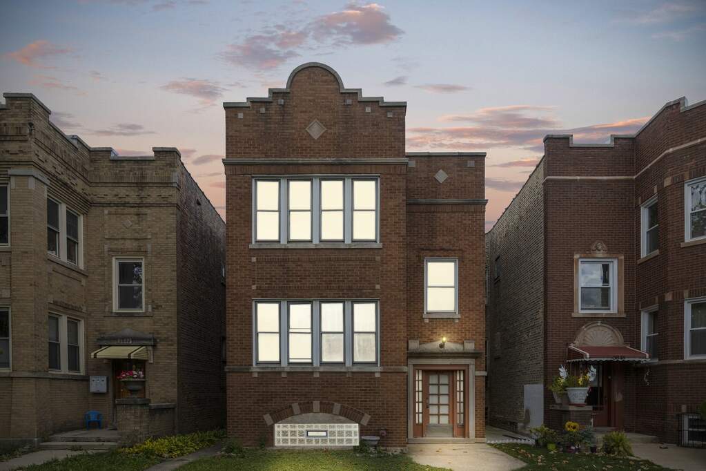 3844 N Sawyer Avenue, Chicago, IL 60618 MLS 11657808 properties