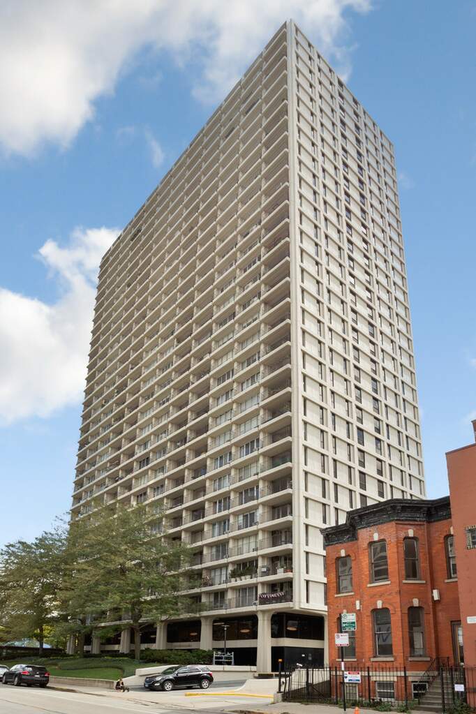 1960 N Lincoln Park West Street 2106, Chicago, IL 60622 MLS
