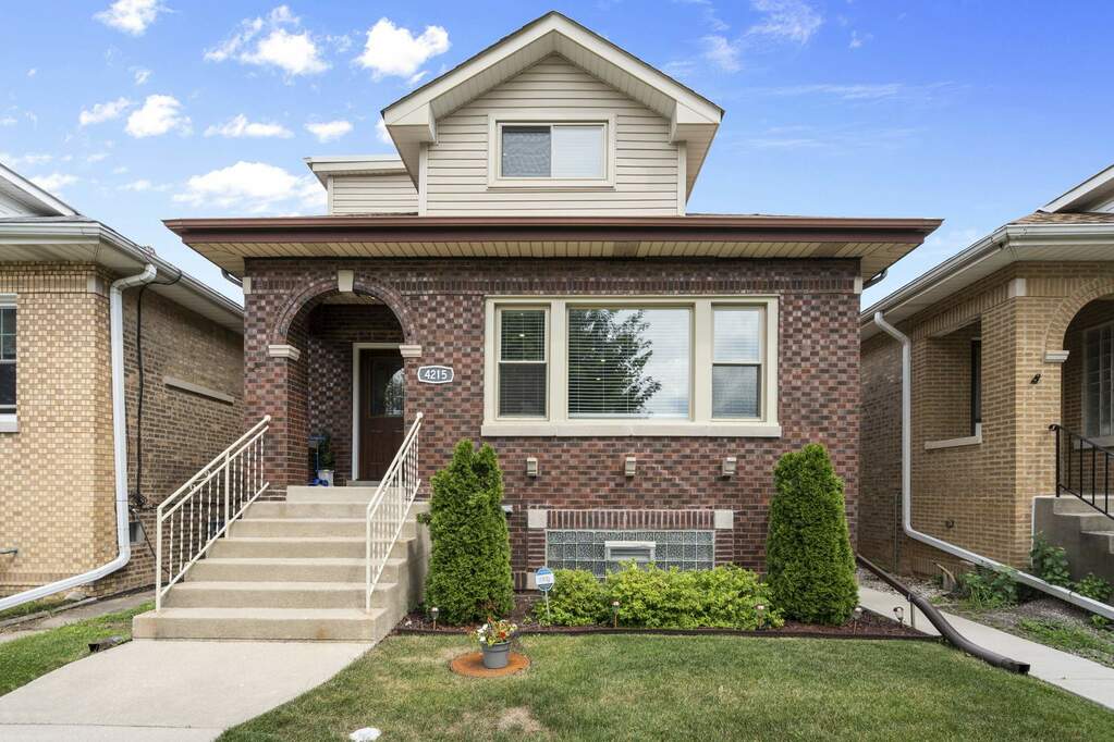 4215 N Ozanam Avenue, Norridge, IL 60706 MLS 11663247 properties