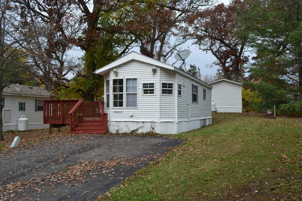 1009 Bay Road 37, Mchenry, IL 60050 MLS 11664112 properties