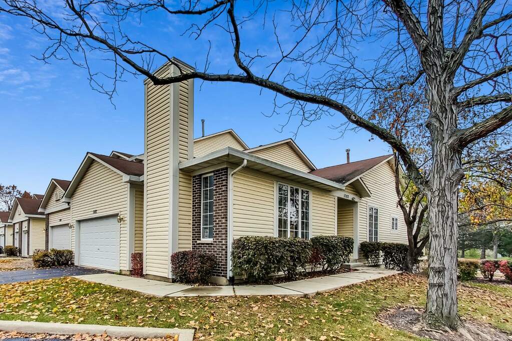 1082 S Parkside Drive 1082, Palatine, IL 60067 MLS 11666159