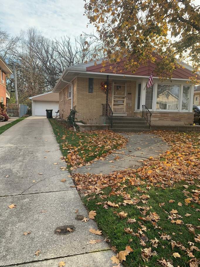 2244 Terry Lane W, Broadview, IL 60155 MLS 11670381 properties