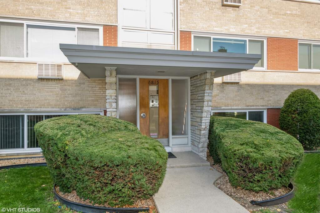 6815 W Raven Street 2A, Chicago, IL 60631 MLS 11673879 properties