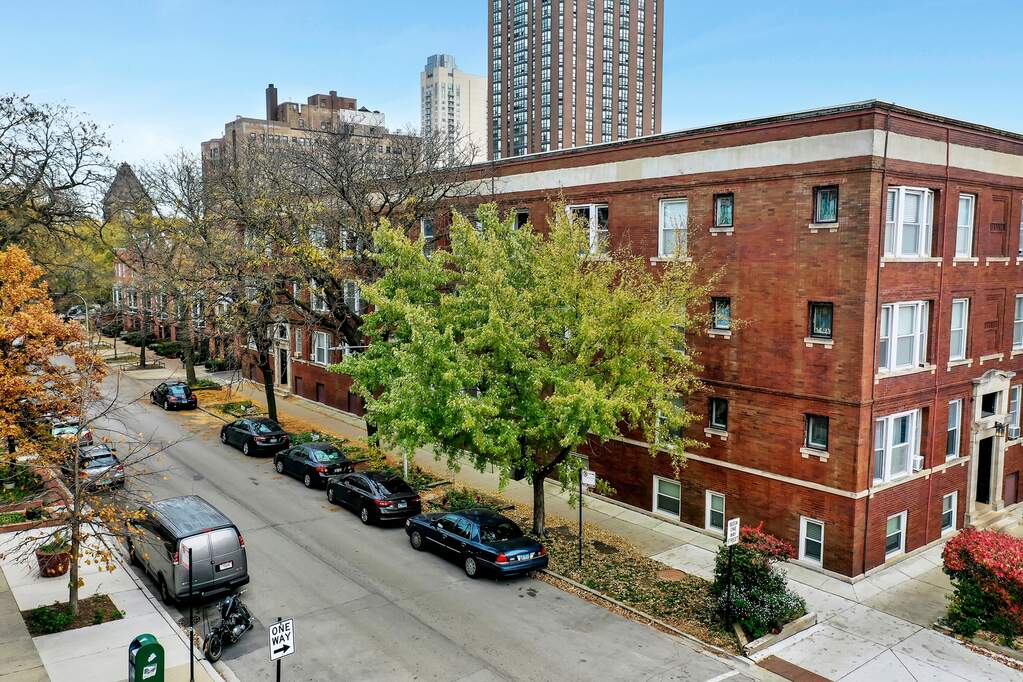 1061 W Berwyn Avenue 1, Chicago, IL 60640 MLS 11674162