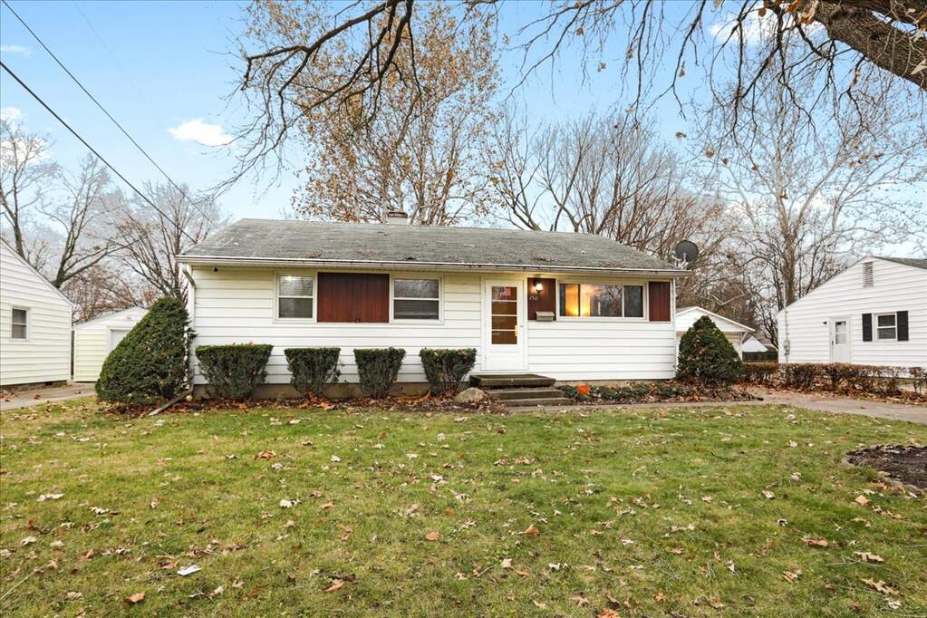 1511 Paula Drive, Champaign, IL 61821 MLS 11680900 properties