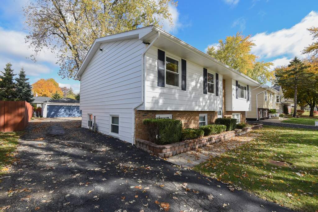 2918 Carriage Lane, Waukegan, IL 60085 MLS 11682505 properties