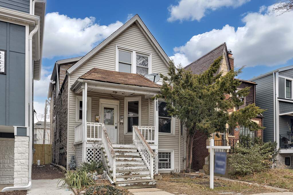 2224 W Berwyn Avenue, Chicago, IL 60625 MLS 11688083 properties