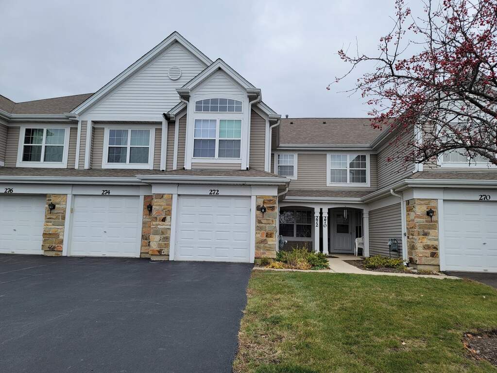 272 Arlington Court 272, Carol Stream, IL 60188 MLS 11688165