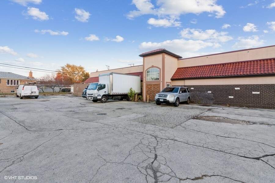 5956 W Higgins Avenue, Chicago, IL 60630 MLS 11688481 properties