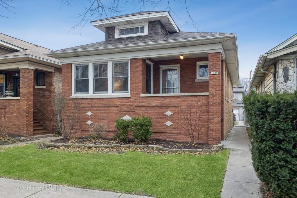 1135 Wesley Avenue, Oak Park, IL 60304 MLS 11689003 properties