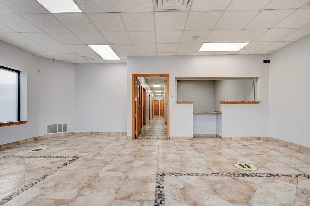 1550 N Mannheim Road C, Stone Park, IL 60165 MLS 11689226 properties