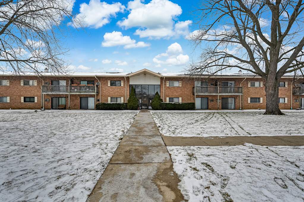 7422 Brookdale Drive 1107, Darien, IL 60561 MLS 11690520