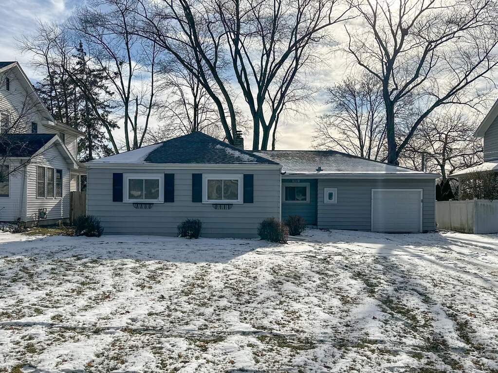 806 E Evergreen Street, Wheaton, IL 60187 MLS 11692216 properties