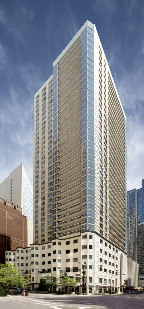 1 E Delaware Place #25A