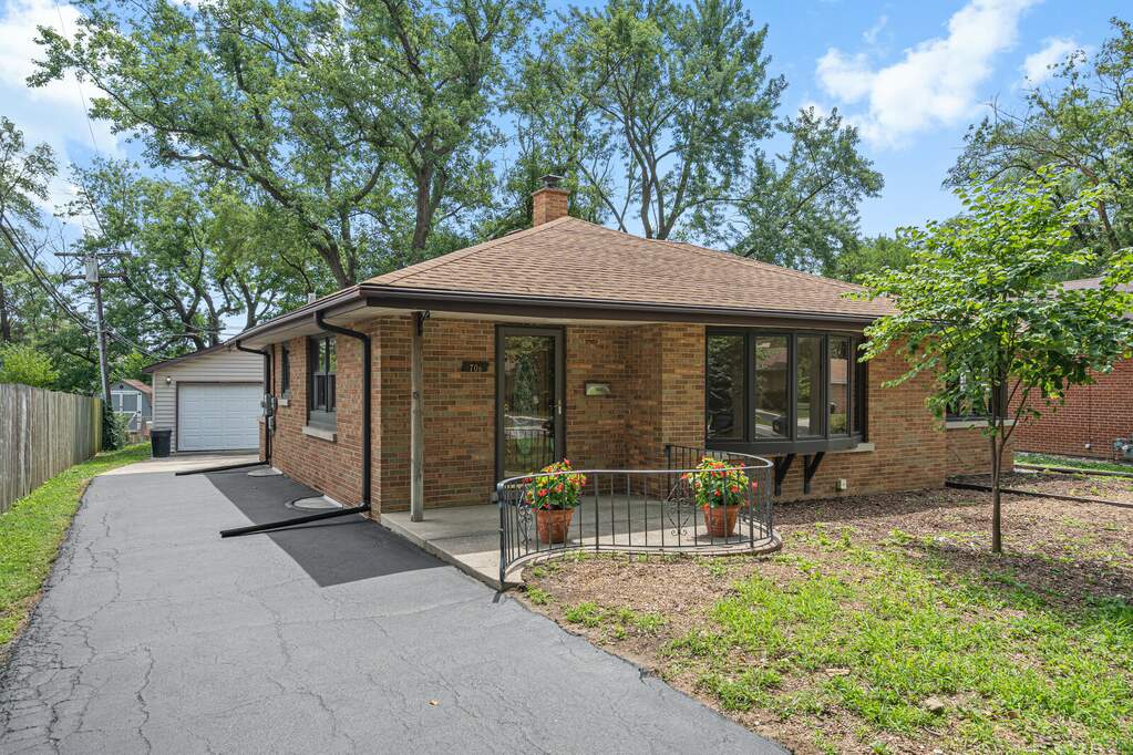 706 Algonquin Avenue, Bensenville, IL 60106 MLS 11693970