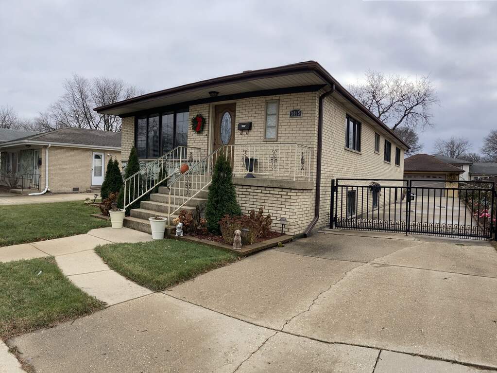 3015 Oakton Street, Park Ridge, IL 60068 MLS 11694535 properties