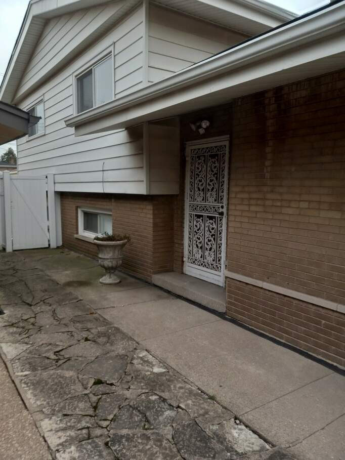 9215 S Constance Avenue, Chicago, IL 60617 MLS 11695292