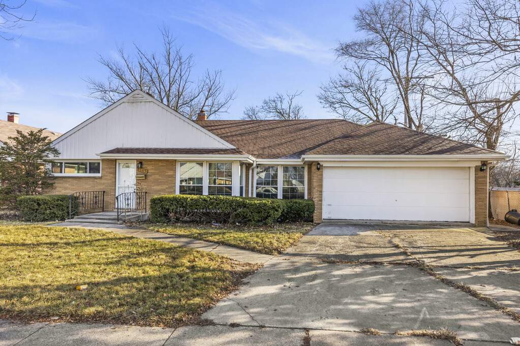 1143 Suffolk Avenue, Westchester, IL 60154 MLS 11699738