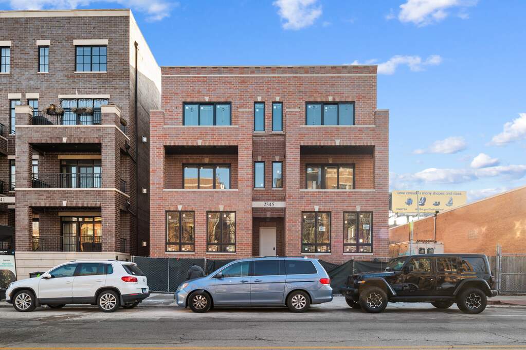 2345 W Roscoe Street 2W, Chicago, IL 60618 MLS 11702984