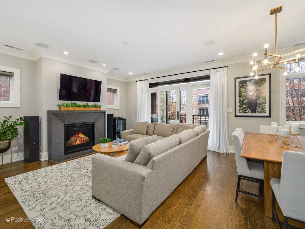 843 W Buckingham Place 3W, Chicago, IL 60657 MLS 11704076