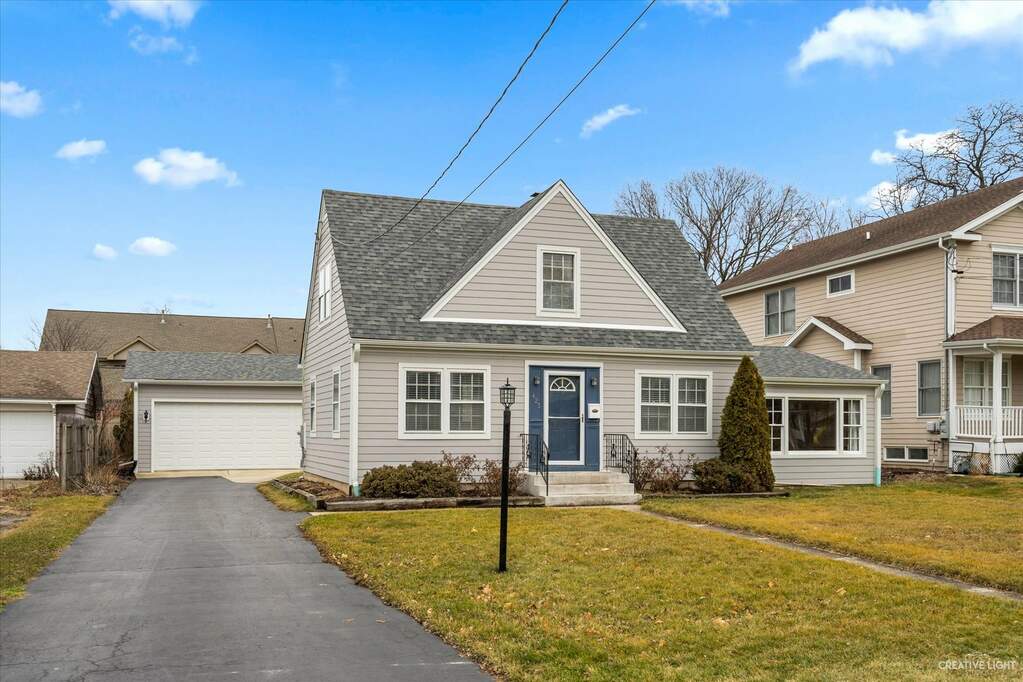 425 W Indiana Street, Wheaton, IL 60187 MLS 11705639 properties