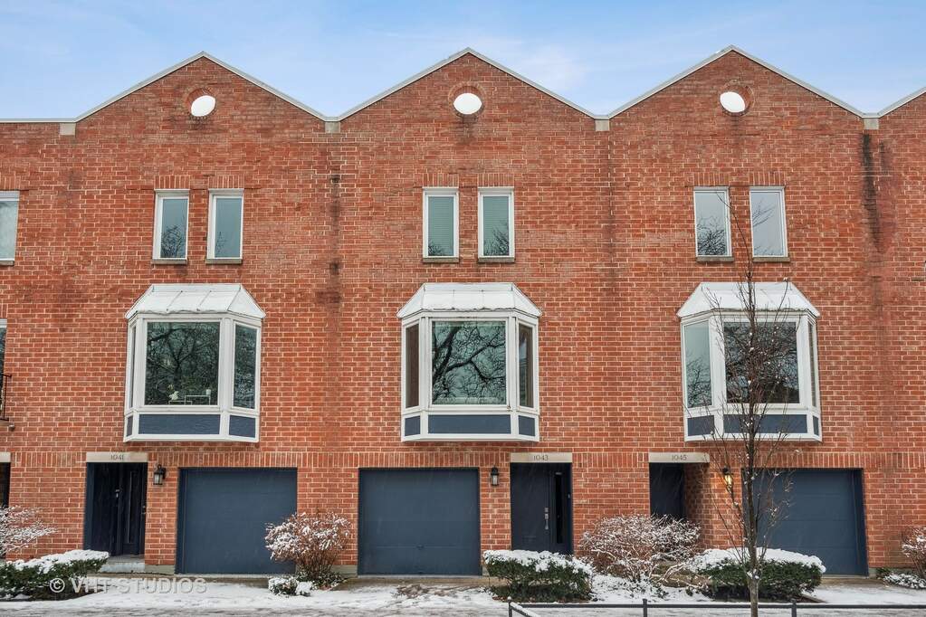 1043 W Berwyn Avenue, Chicago, IL 60640 MLS 11707574 properties