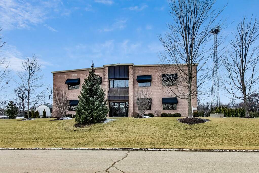 908 E Road, Island Lake, IL 60042 MLS 11708855 properties