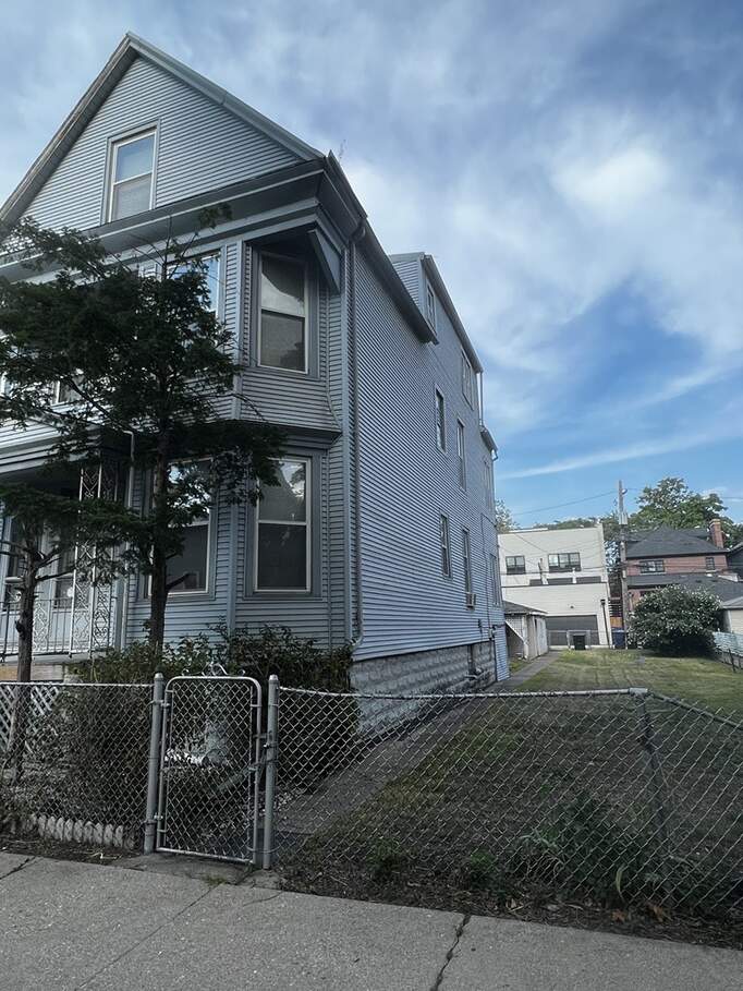 3337 N Claremont Avenue, Chicago, IL 60618 MLS 11711035