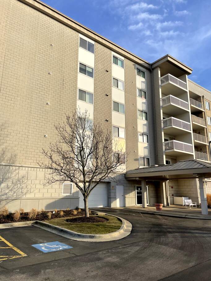 2020 Saint Regis Drive 603, Lombard, IL 60148 MLS 11711362