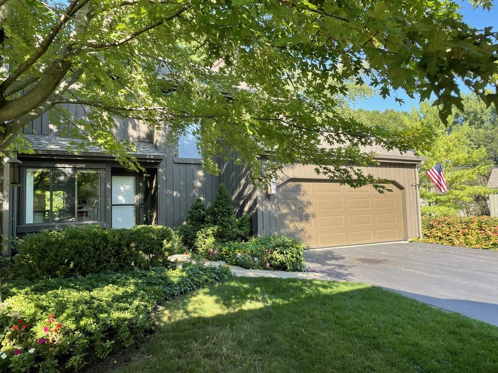 488 Woodview Road I81, Lake Barrington, IL 60010 MLS 11711490