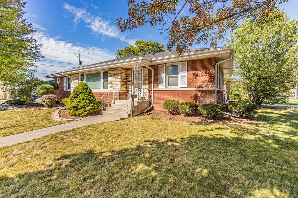 10120 S Utica Avenue, Evergreen Park, IL 60805 MLS 11711531