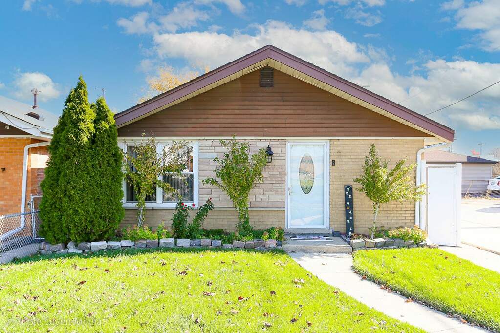 7845 New England Avenue, Burbank, IL 60459 MLS 11713219