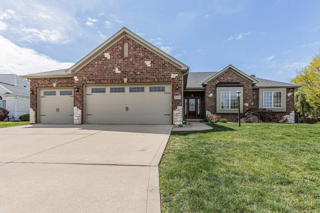 2313 S Stone Creek Boulevard, Urbana, IL 61802 MLS 11715253