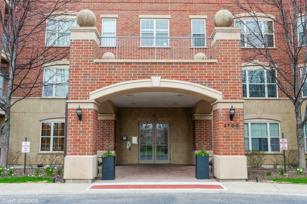 2700 Summit Drive 101, Glenview, IL 60025 MLS 11716240 properties Chicagoland