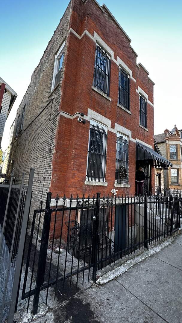 2119 W Huron Street, Chicago, IL 60612 MLS 11717663 properties