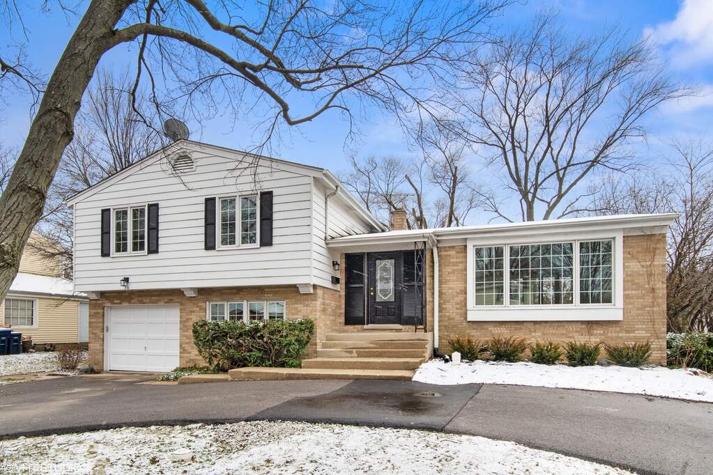 36 Forestway Drive, Deerfield, IL 60015 MLS 11719590 properties