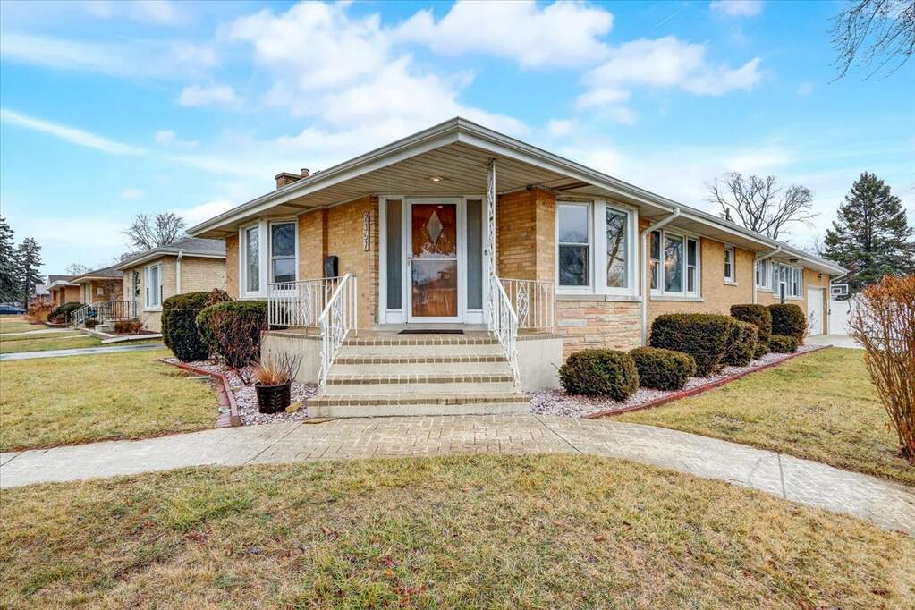 2357 Stratford Avenue, Westchester, IL 60154 MLS 11719992