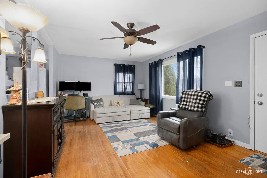 7 Westgate Drive, Aurora, IL 60506 MLS 11720878 properties