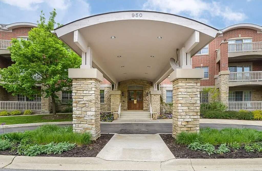 950 Augusta Way 115, Highland Park, IL 60035 MLS 11721893