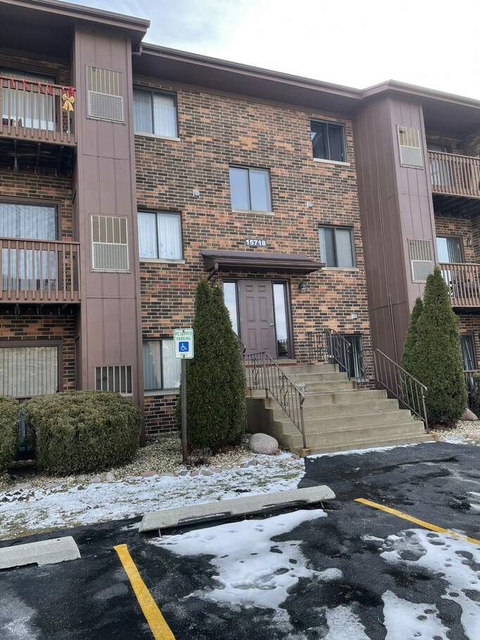 15718 Peggy Lane #2, Oak Forest, IL 60452 | MLS# 11723149 | @properties ...